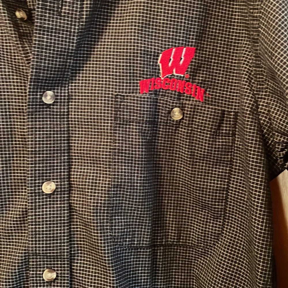 University of Wisconsin Badgers Plaid Check LS pocket work business shirt small - Picture 2 of 9
